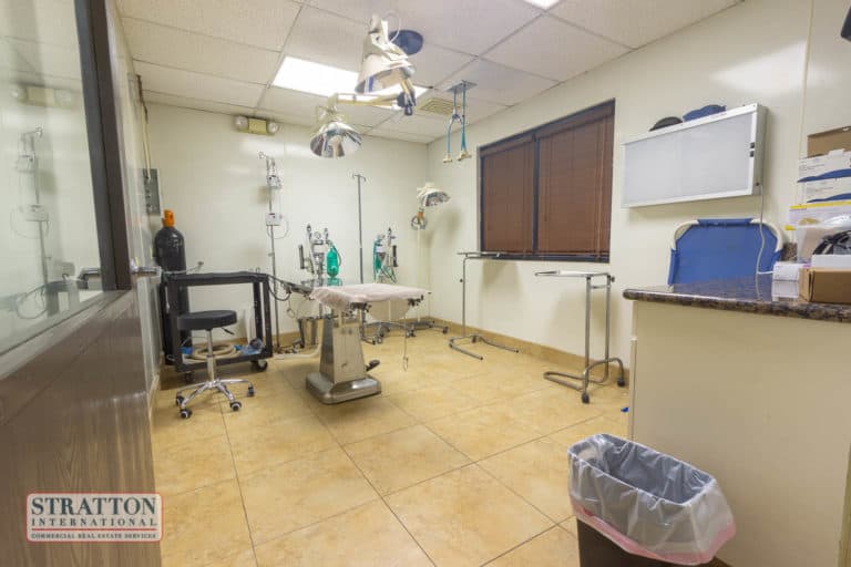medical office - Evergreen Animal Care Center building for sale in Newhall, CA