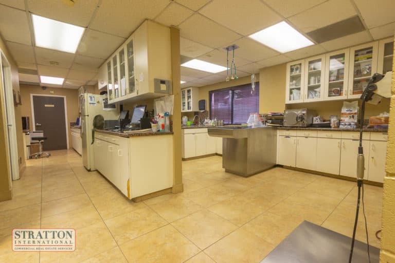 medical office space - Evergreen Animal Care Center building for sale in Newhall, CA