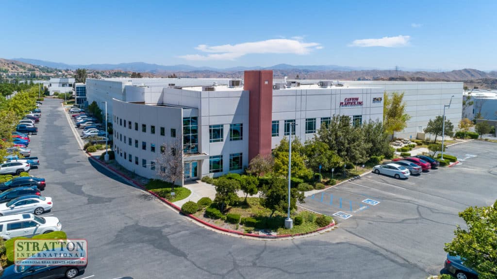 building for lease in Valencia, CA